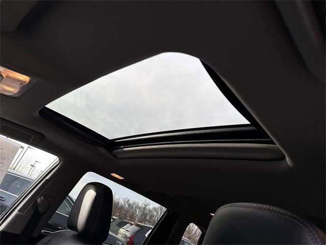 Used 2016 Toyota Highlander Limited image 16