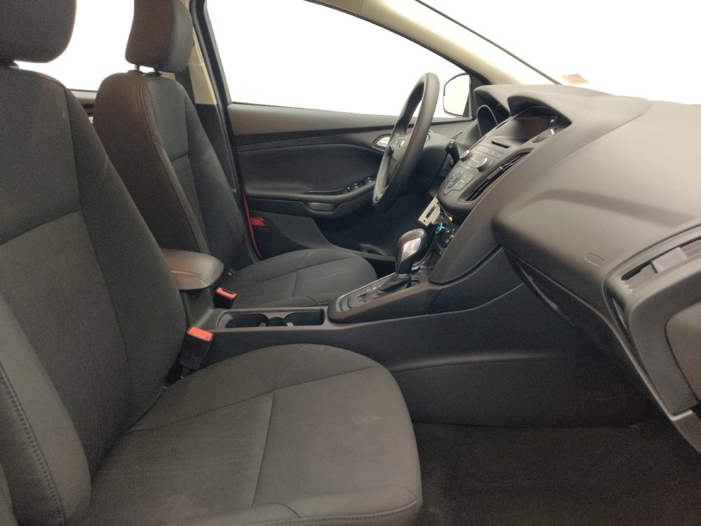 Used 2017 Ford Focus SE FWD image 21