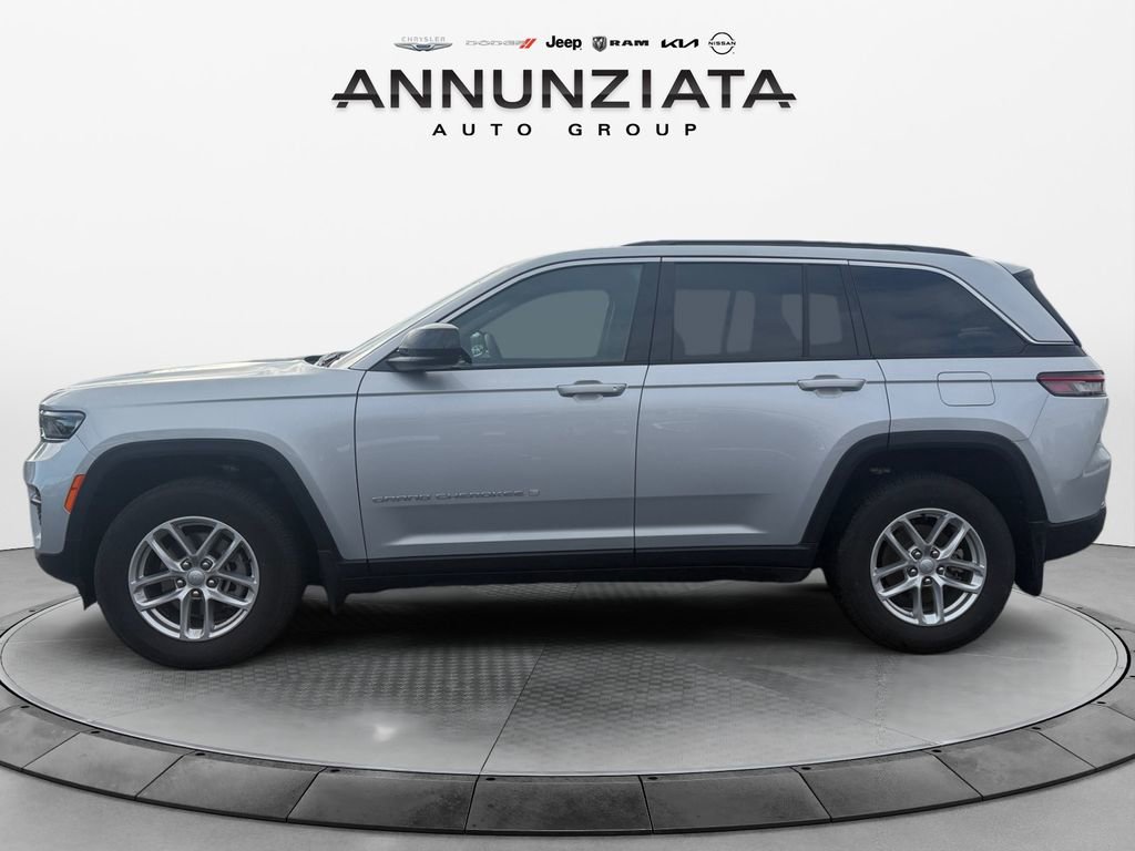 Certified 2025 Jeep Grand Cherokee Laredo X w/ Luxury Tech Group I image 2