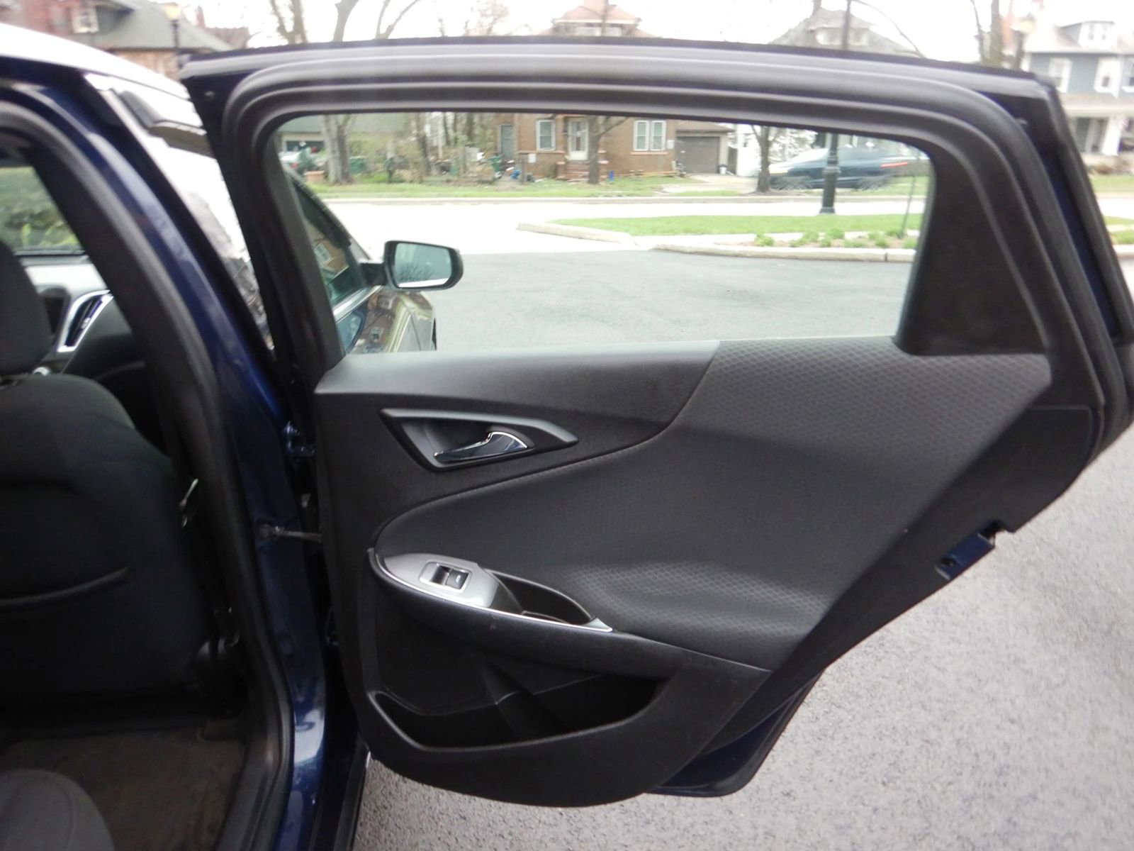 Used 2016 Chevrolet Malibu LT image 26