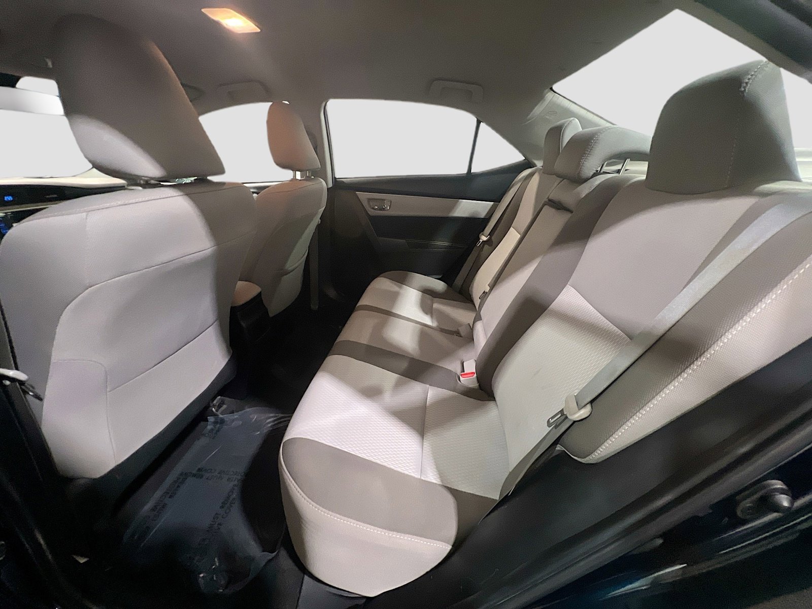 Used 2019 Toyota Corolla LE w/ Carpet Mat Package (TMS) FWD image 16