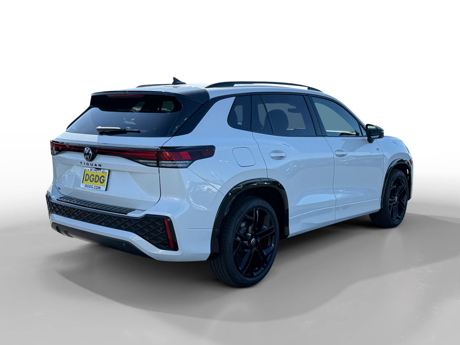 New 2026 Volkswagen Tiguan SE R-Line FWD image 5