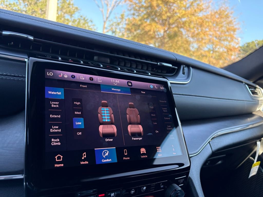 New 2025 Jeep Grand Cherokee L Overland w/ Advanced Protech Group III image 10