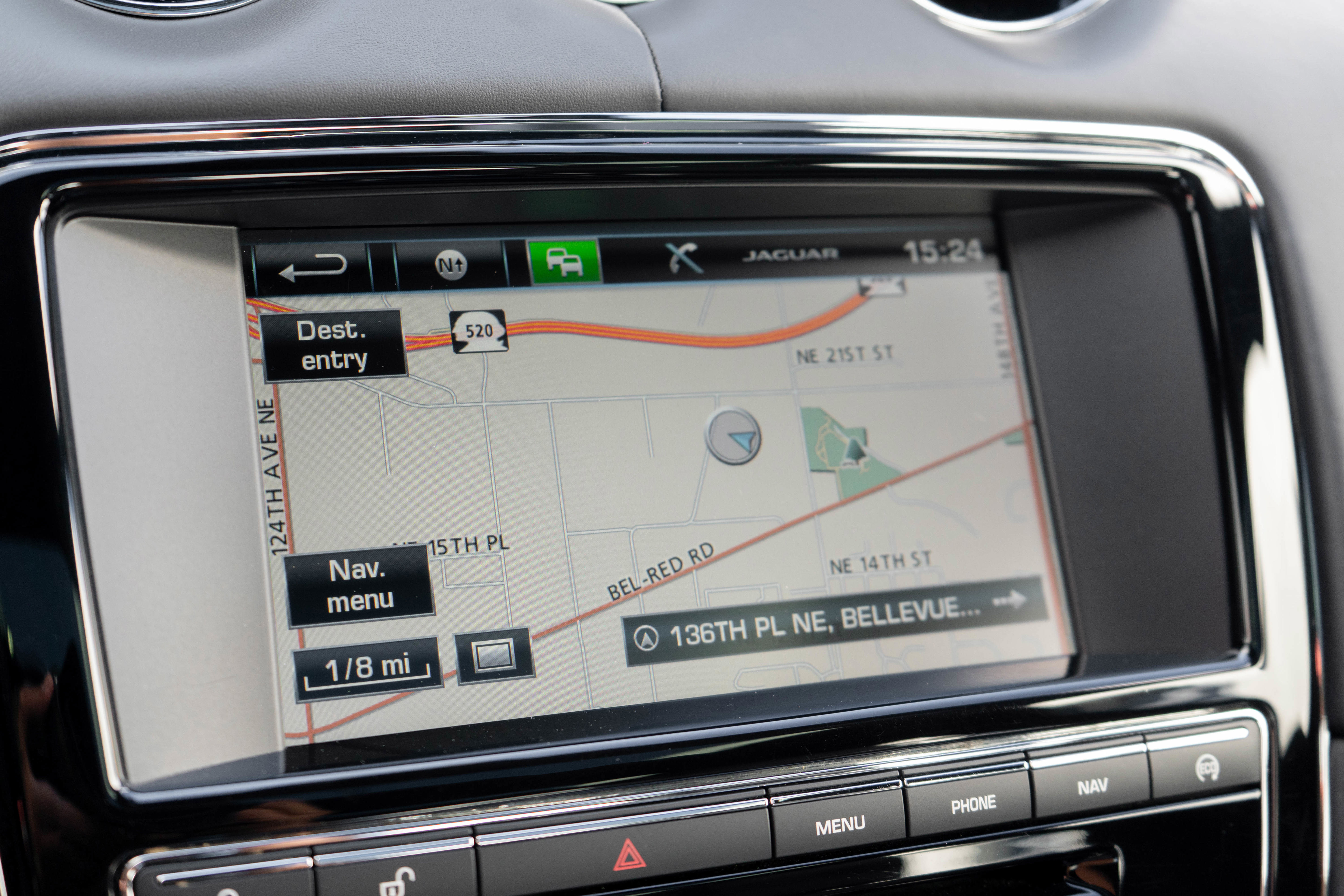 Used 2015 Jaguar XJ image 19