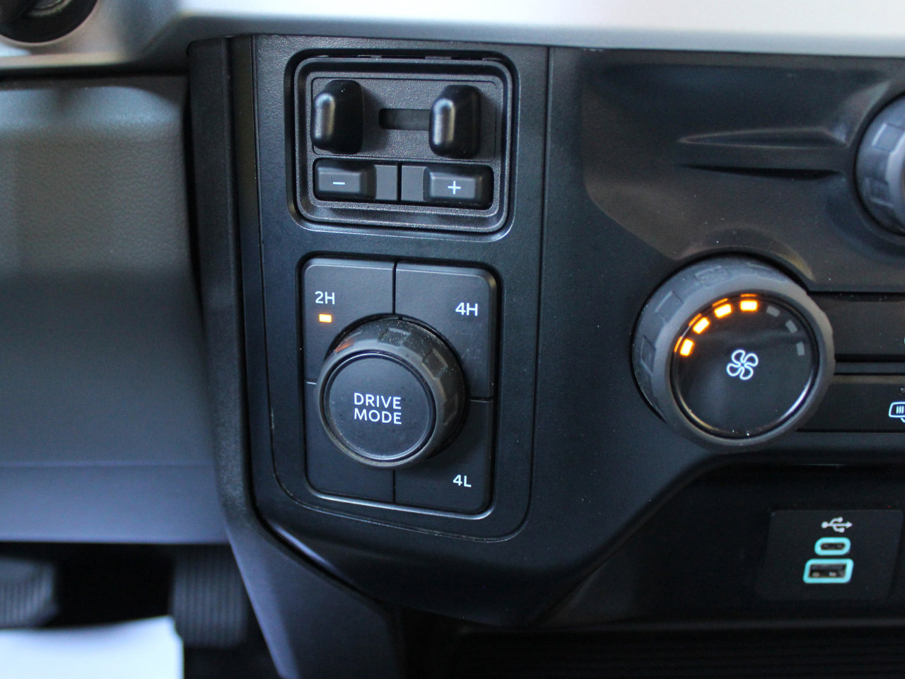 Used 2024 Ford F250 XL image 31