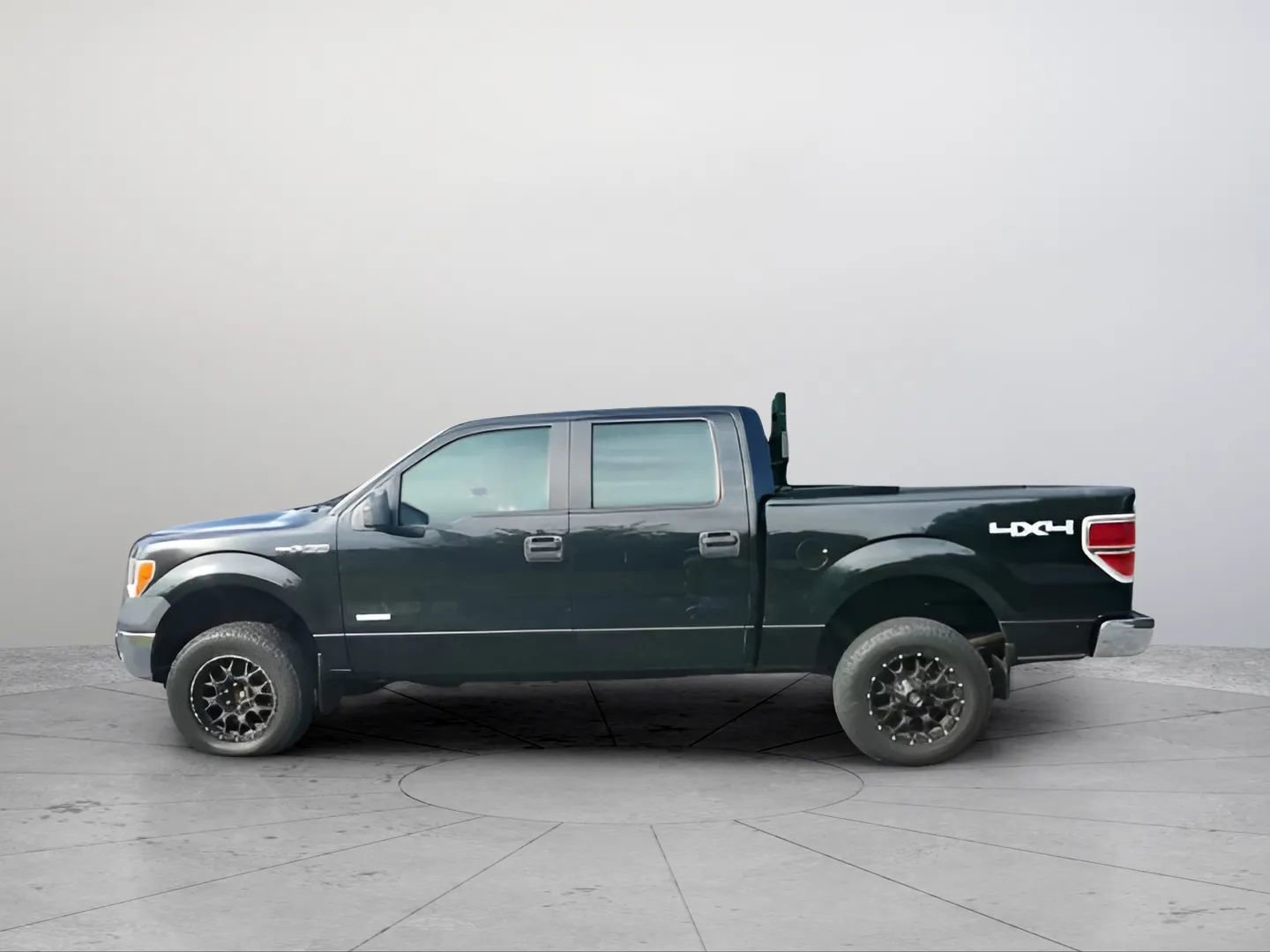 Used 2013 Ford F150 XL w/ Mid Equipment Group image 2