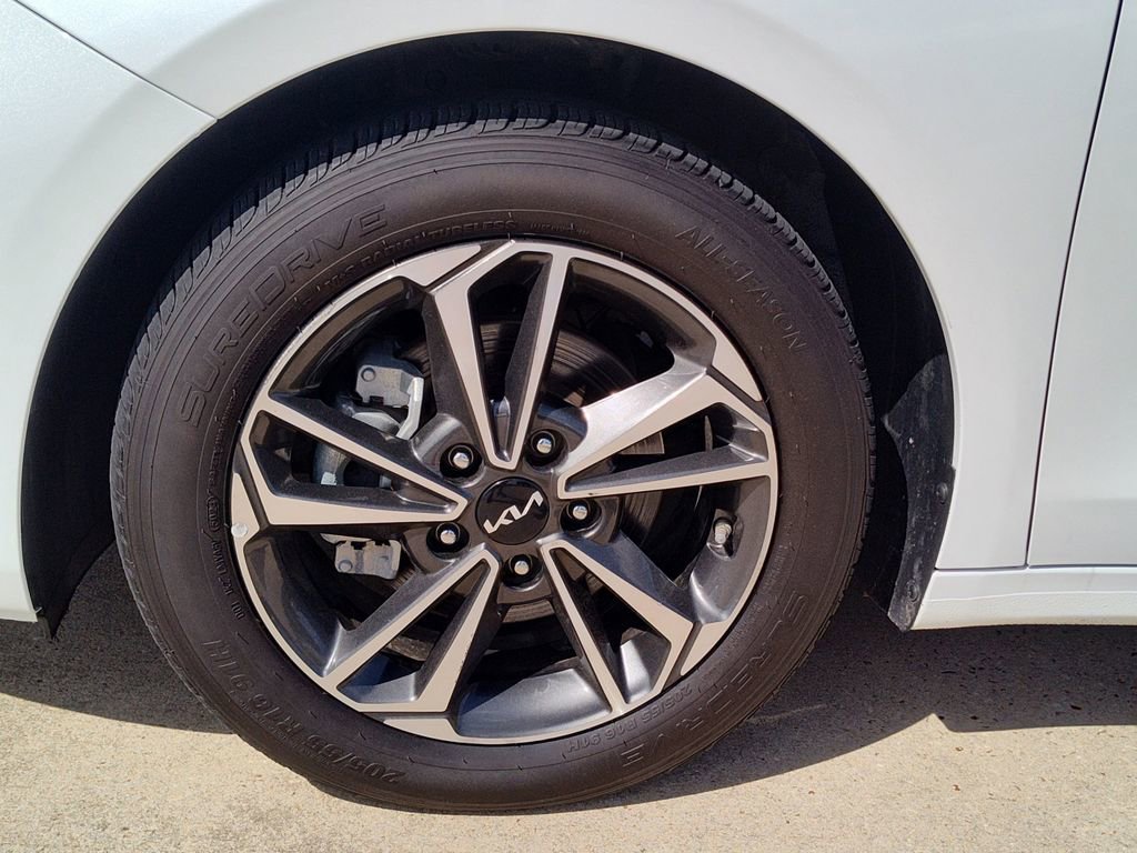 Used 2023 Kia Forte LXS image 15