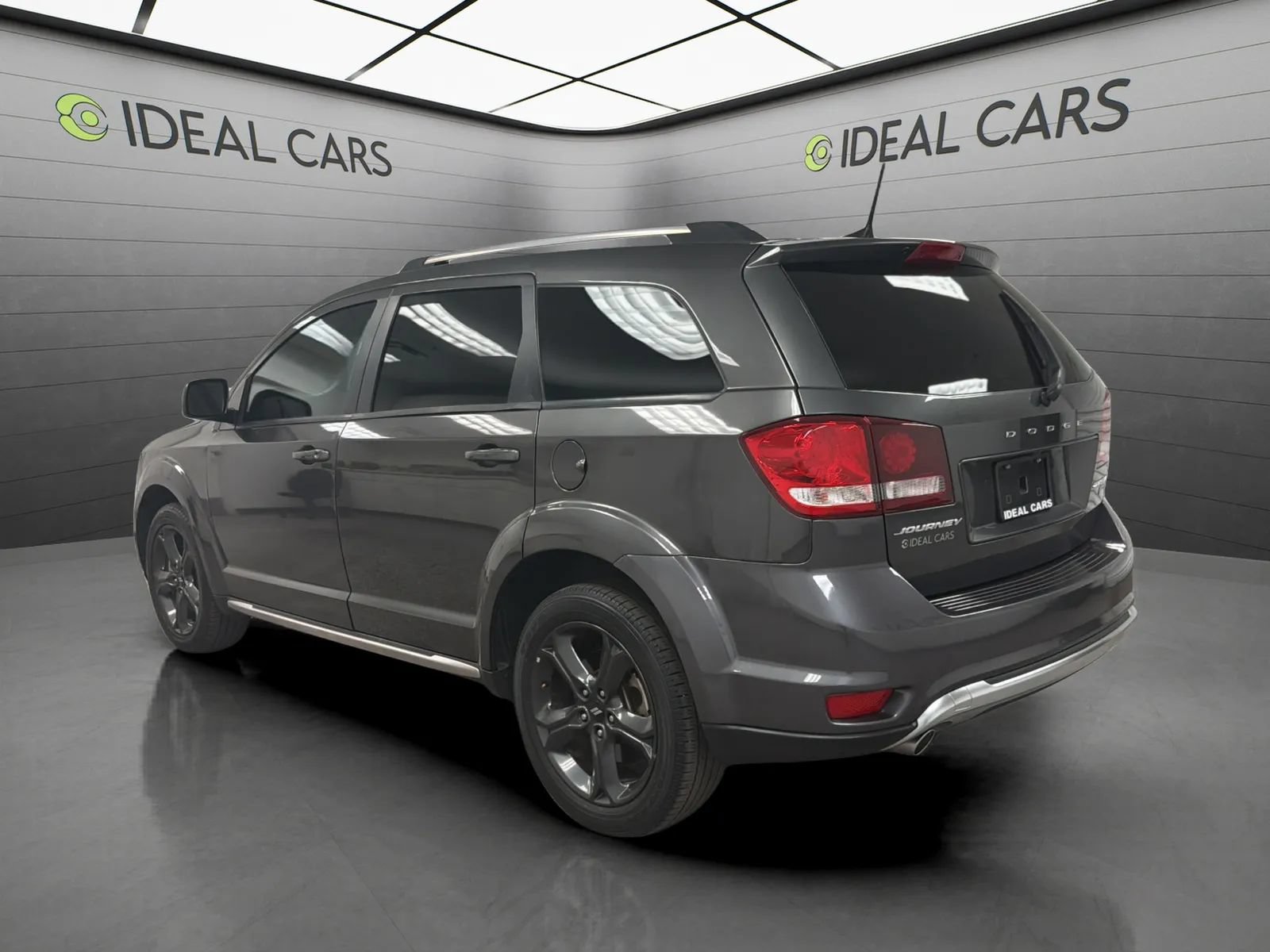 Used 2019 Dodge Journey Crossroad FWD image 7