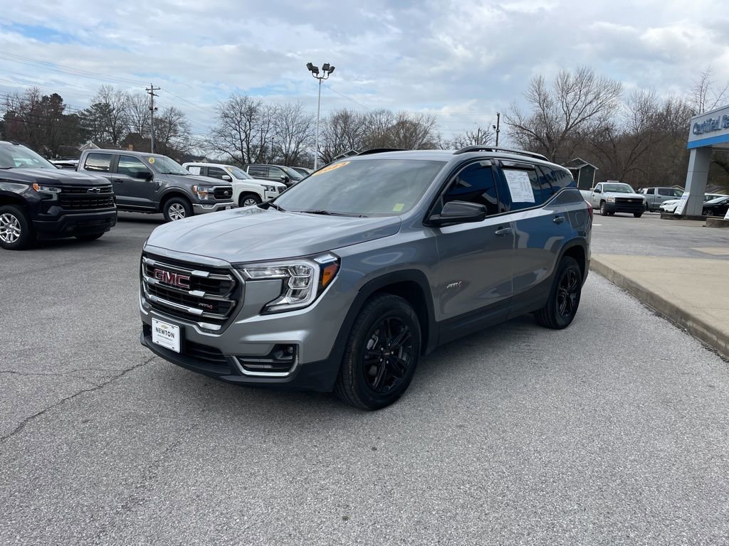Used 2023 GMC Terrain AT4 image 3
