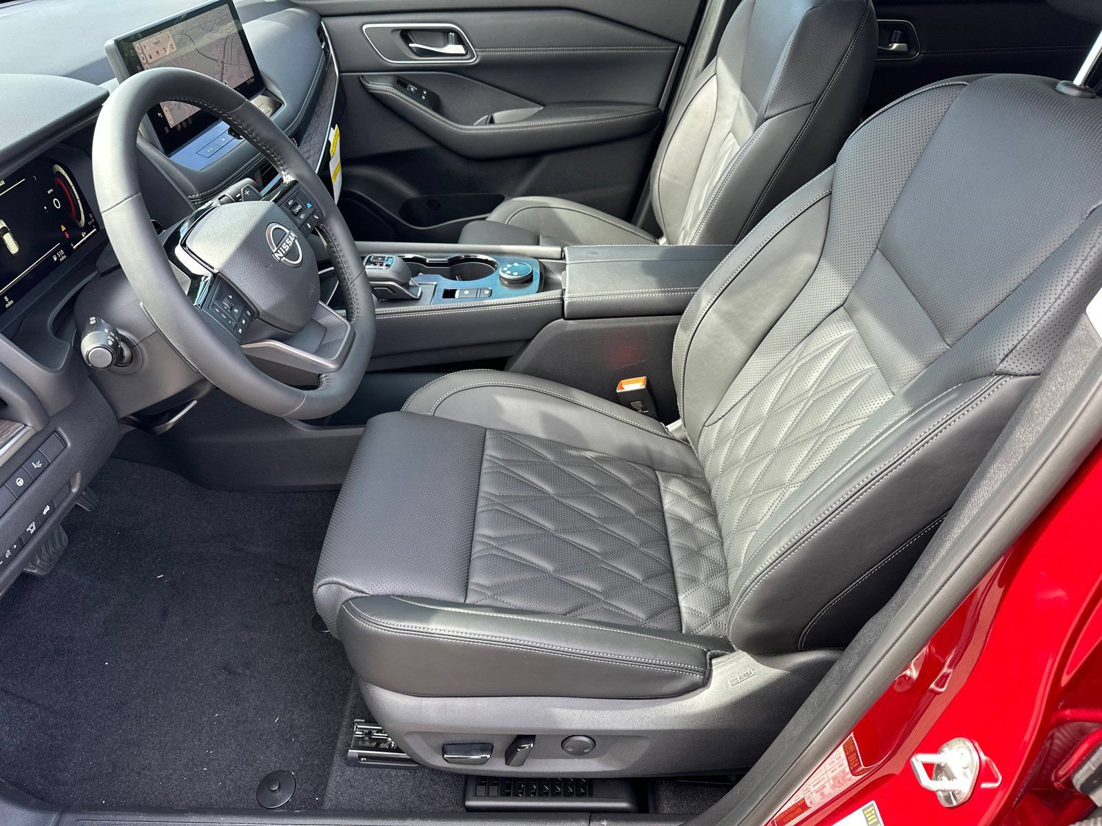 New 2026 Nissan Rogue Platinum w/ Tech Package AWD/4WD image 9