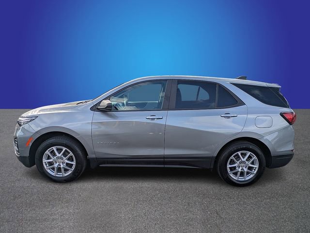 Used 2024 Chevrolet Equinox LS w/ LS Convenience Package image 2