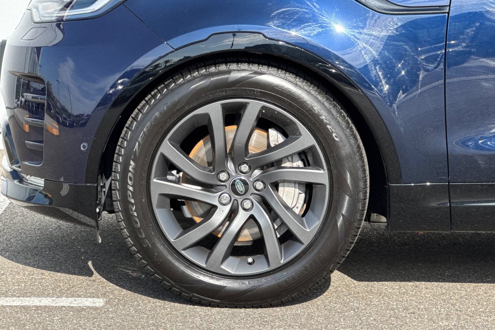 Certified 2023 Land Rover Discovery S R-Dynamic AWD/4WD image 33