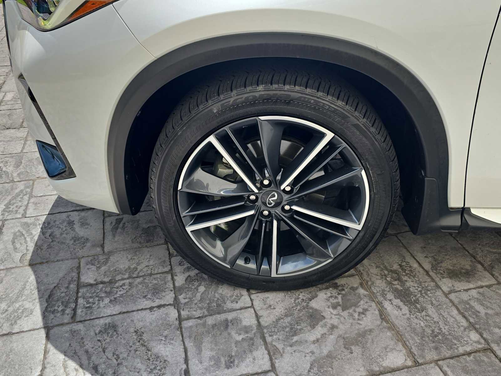Certified 2025 INFINITI QX55 Essential image 8
