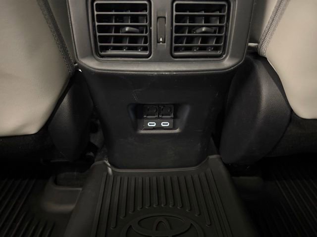 Used 2025 Toyota RAV4 XLE Premium image 27
