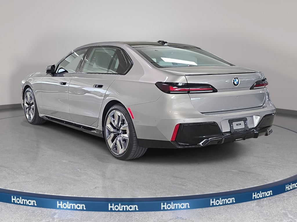 Used 2026 BMW 740i w/ Executive Package RWD image 9