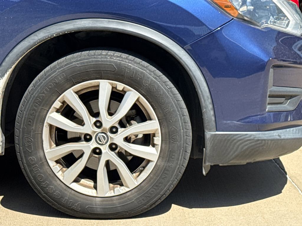 Used 2019 Nissan Rogue SV image 6