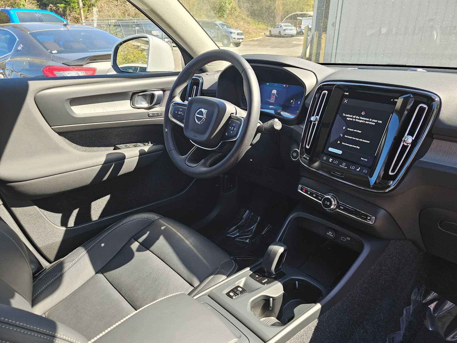 Used 2025 Volvo XC40 B5 Core w/ Climate Package AWD/4WD image 10