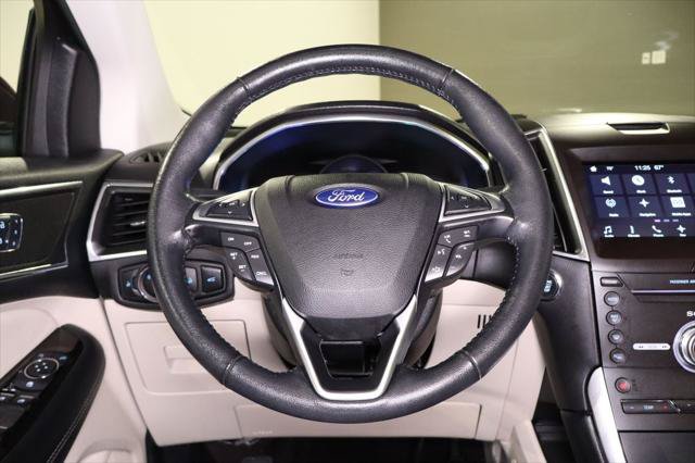 Used 2017 Ford Edge Titanium w/ Technology Package FWD image 17