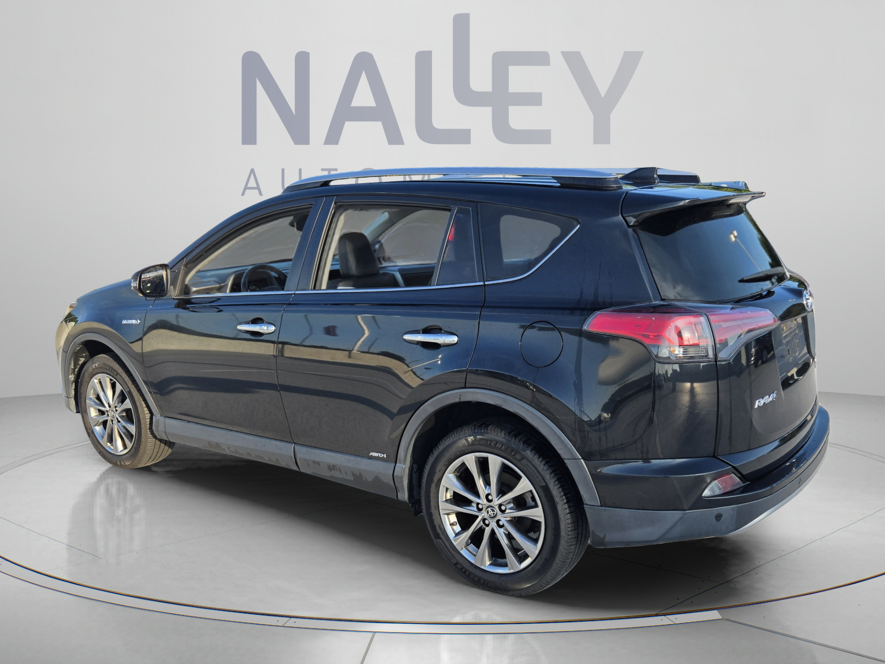 Used 2017 Toyota RAV4 Limited AWD/4WD image 3