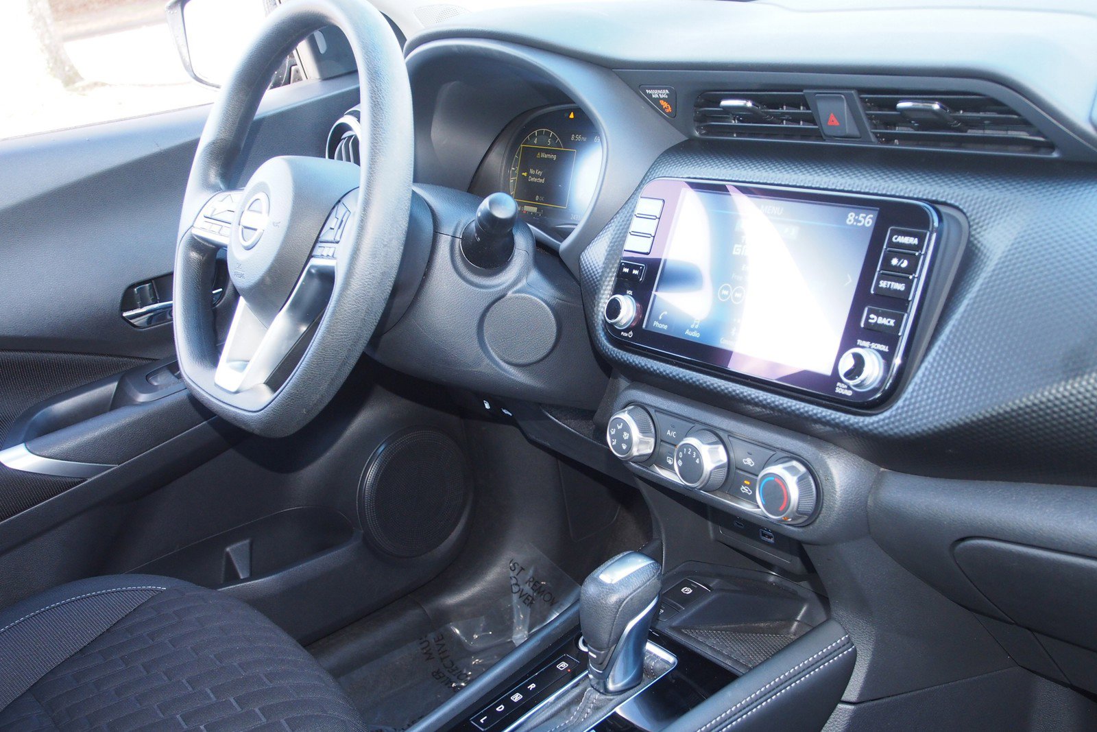 Used 2023 Nissan Kicks SV image 10