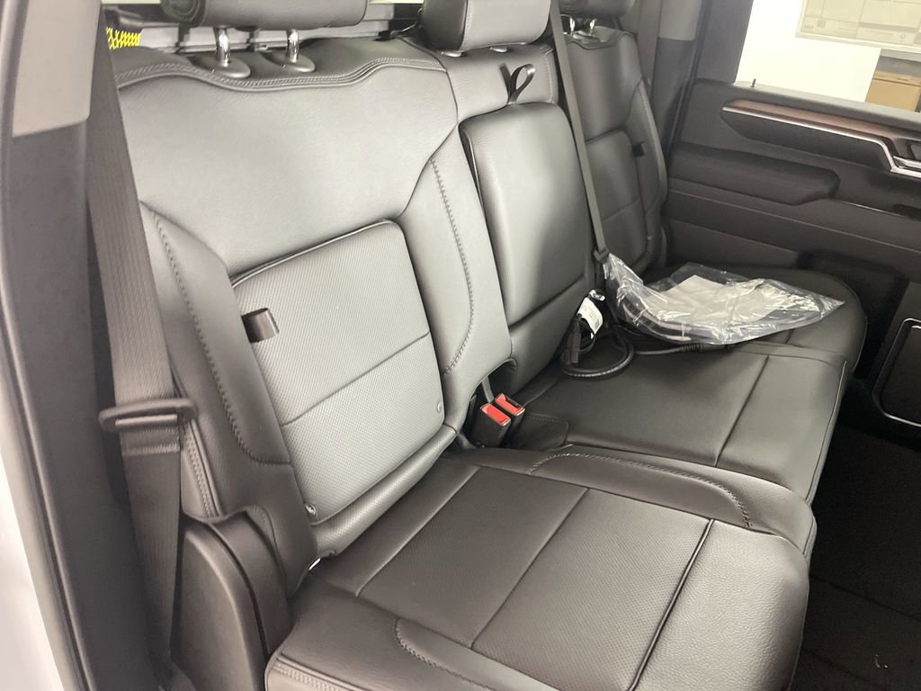 New 2025 GMC Sierra 2500 Denali w/ Denali Reserve Package image 28