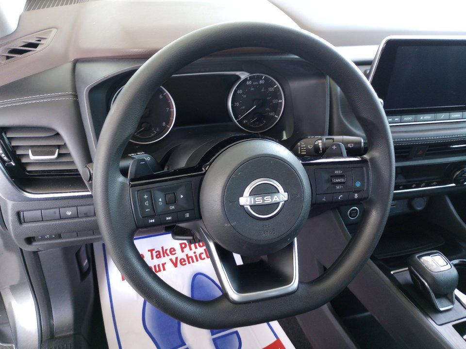 Used 2023 Nissan Rogue SV image 13