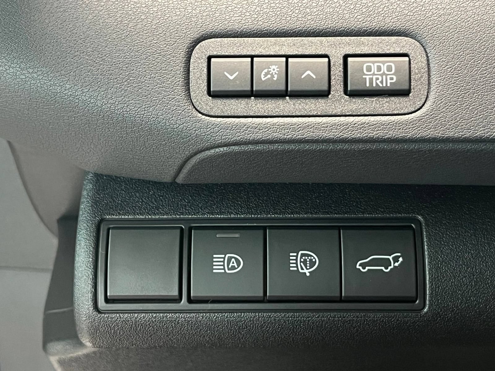New 2026 Toyota C-HR AWD/4WD image 32