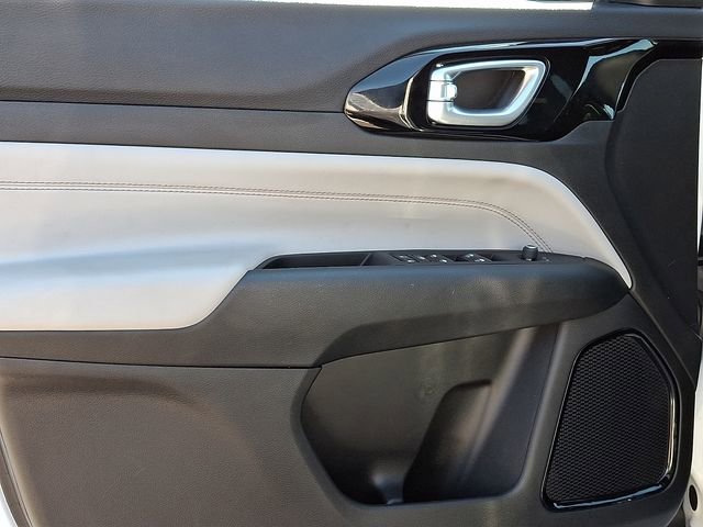 Used 2023 Jeep Compass Limited image 12