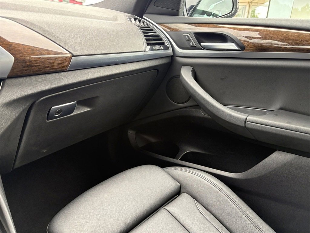 Used 2019 BMW X4 xDrive30i w/ Driving Assistance Package image 26