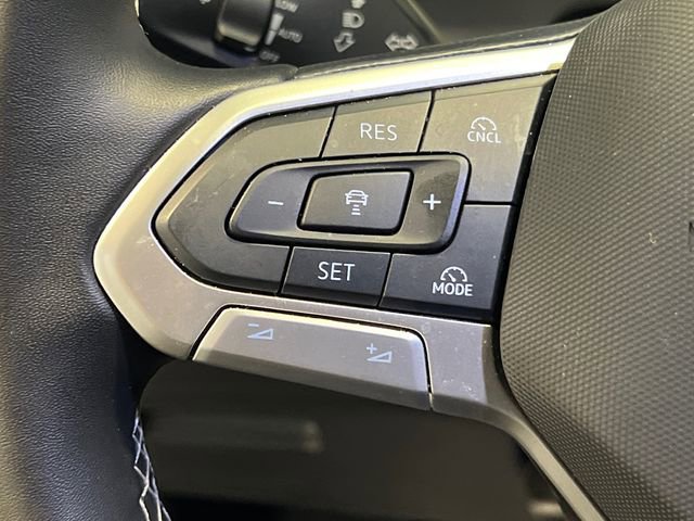 Certified 2025 Volkswagen Tiguan SE FWD image 21