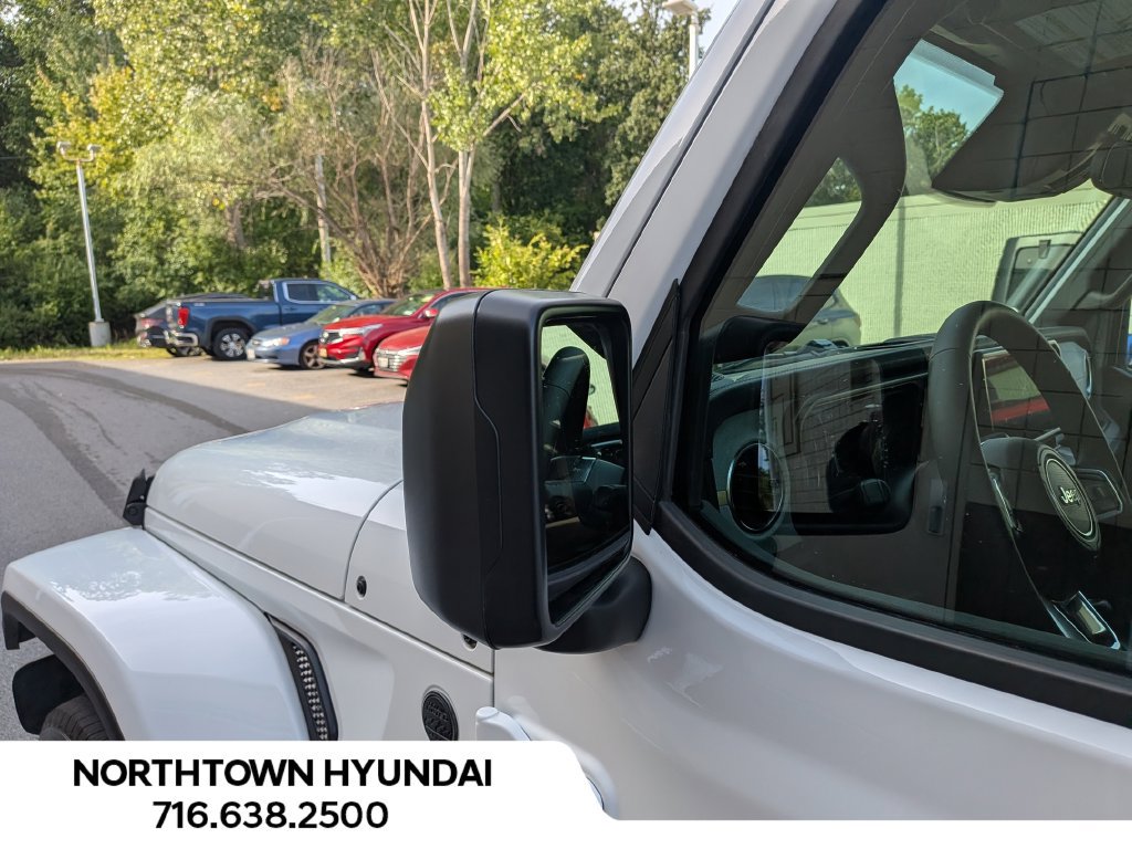 Used 2026 Jeep Wrangler Unlimited Sahara AWD/4WD image 38