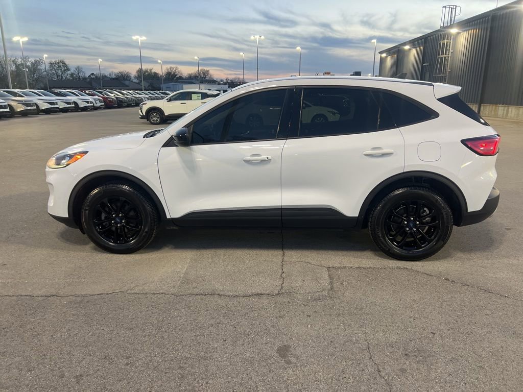 Used 2020 Ford Escape SE Sport image 2