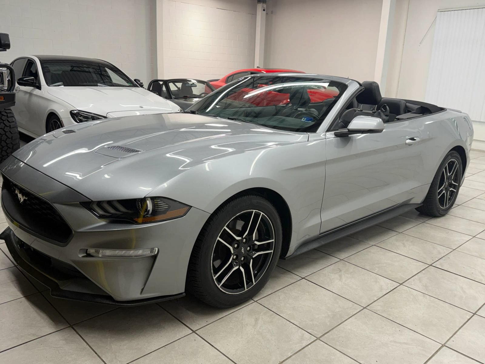 Used 2020 Ford Mustang Premium RWD image 3