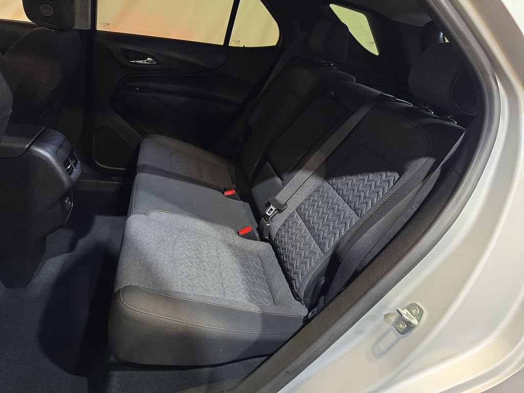 Used 2022 Chevrolet Equinox LT AWD/4WD image 24