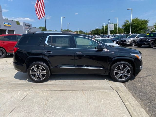 Used 2019 GMC Acadia Denali w/ Technology Package AWD/4WD image 2