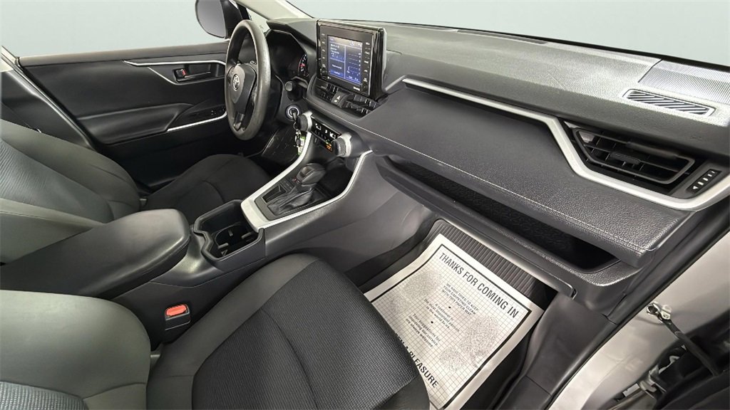 Used 2022 Toyota RAV4 LE image 28