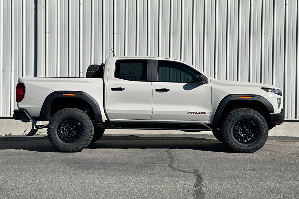 New 2026 GMC Canyon AT4X w/ AT4X AEV Edition AWD/4WD image 4