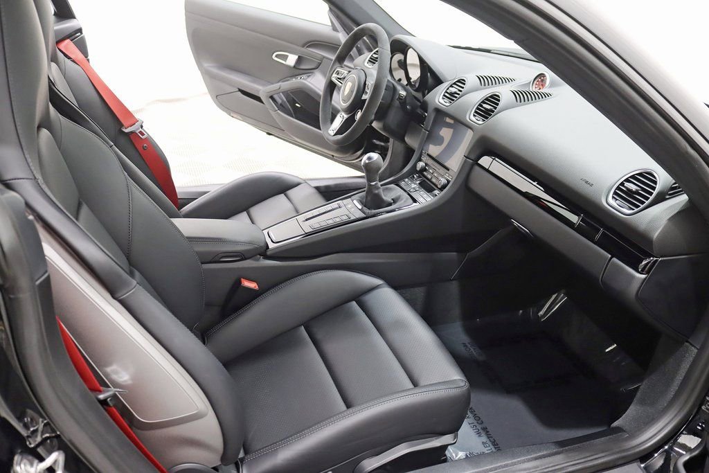 Used 2019 Porsche 718 Cayman S image 30