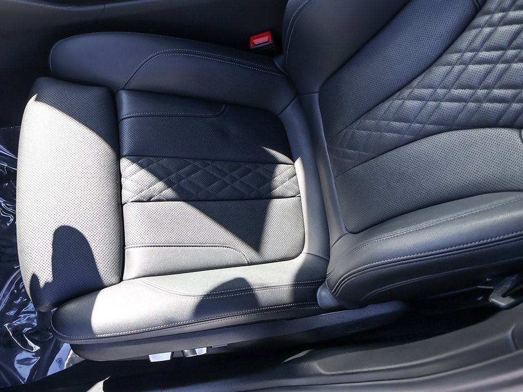 Used 2023 BMW 540i w/ M Sport Package image 33