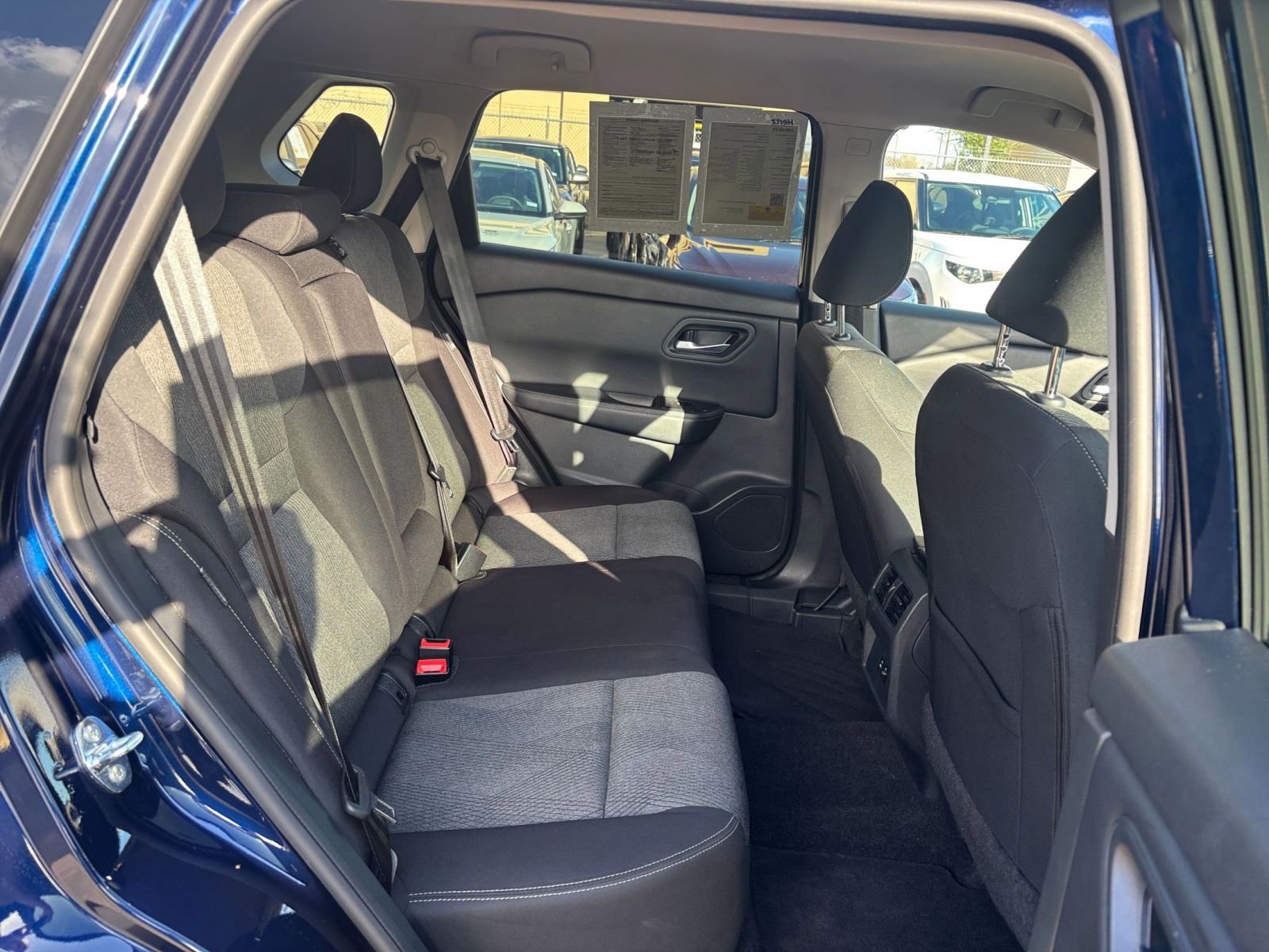 Used 2025 Nissan Rogue SV FWD image 28