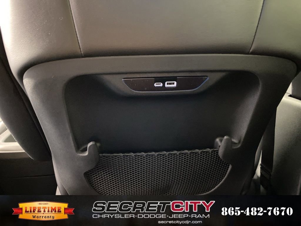 New 2026 Chrysler Pacifica Select image 33