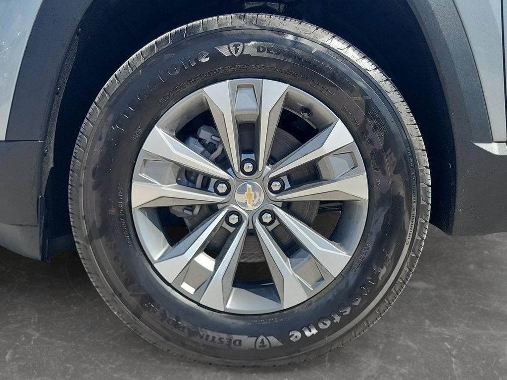 New 2027 Chevrolet Equinox LT w/ Convenience Package II FWD image 9