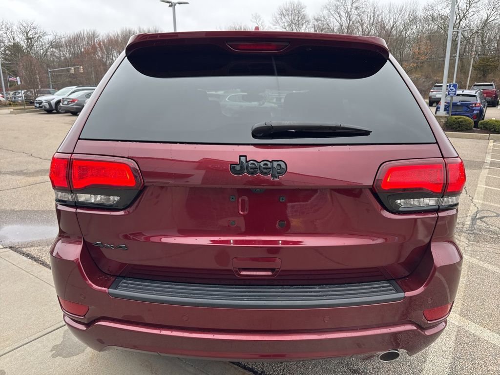 Used 2020 Jeep Grand Cherokee Altitude image 3