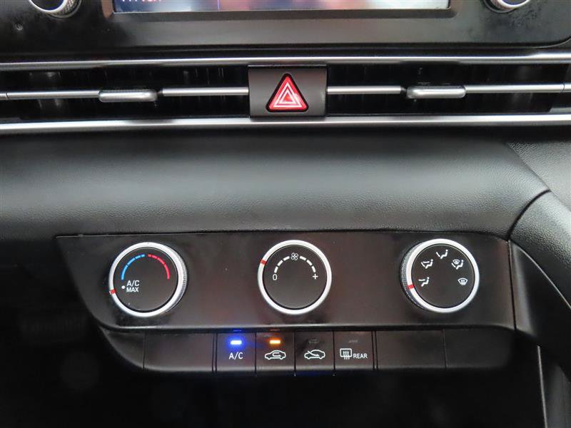 Used 2024 Hyundai Elantra SE FWD image 23