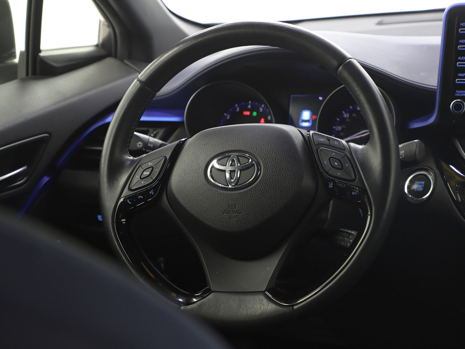 Used 2021 Toyota C-HR XLE FWD image 15
