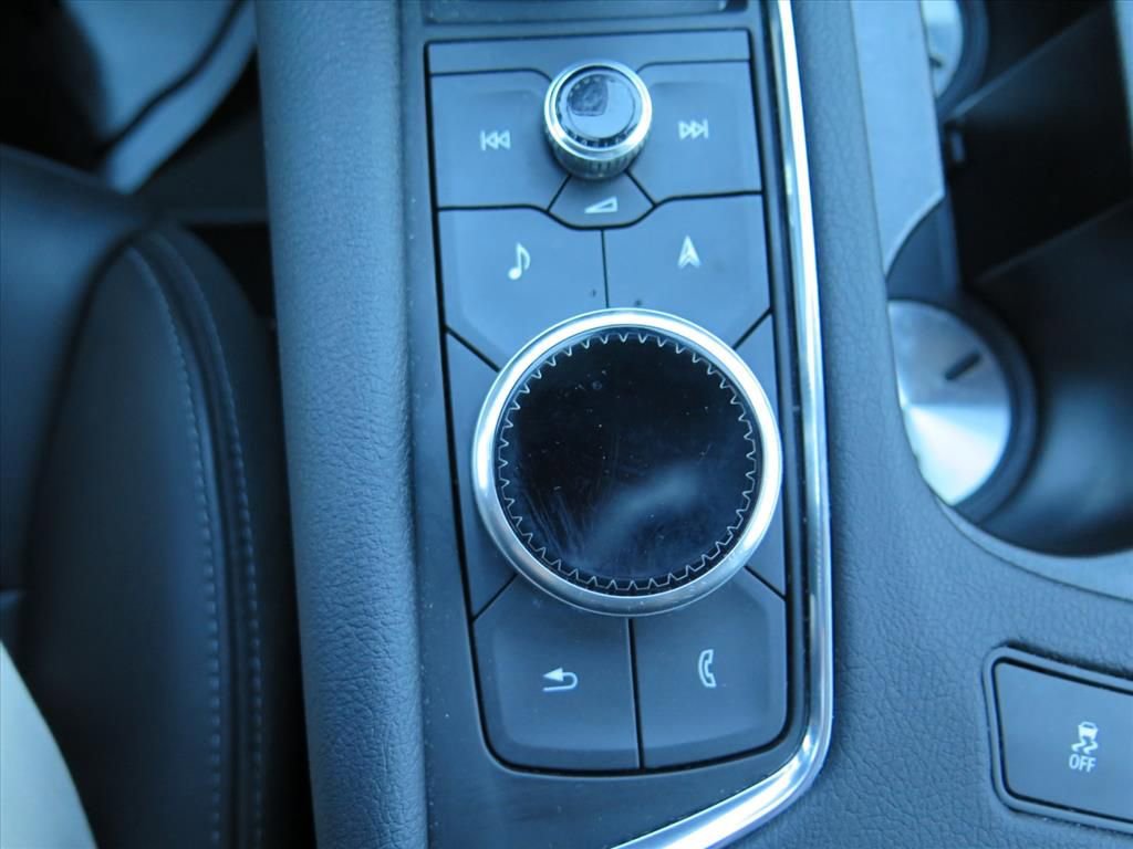 Used 2025 Cadillac XT6 Premium Luxury image 14