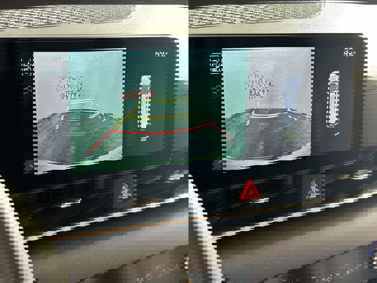 Used 2025 Kia Carnival EX image 17