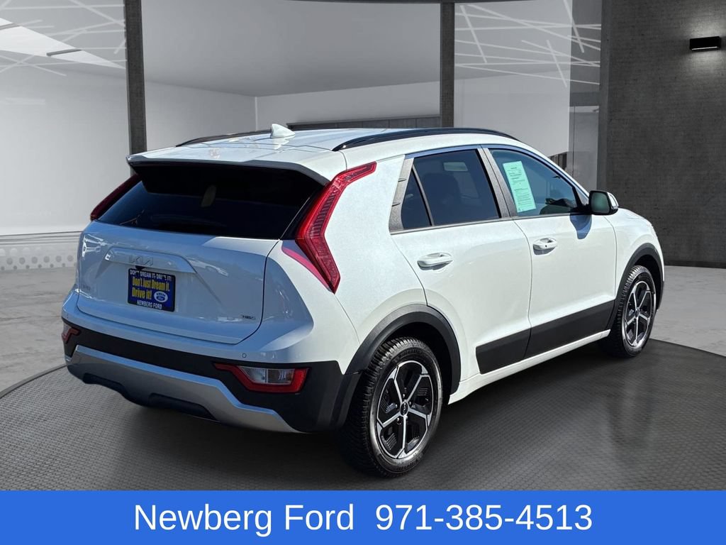 Used 2024 Kia Niro EX FWD image 5