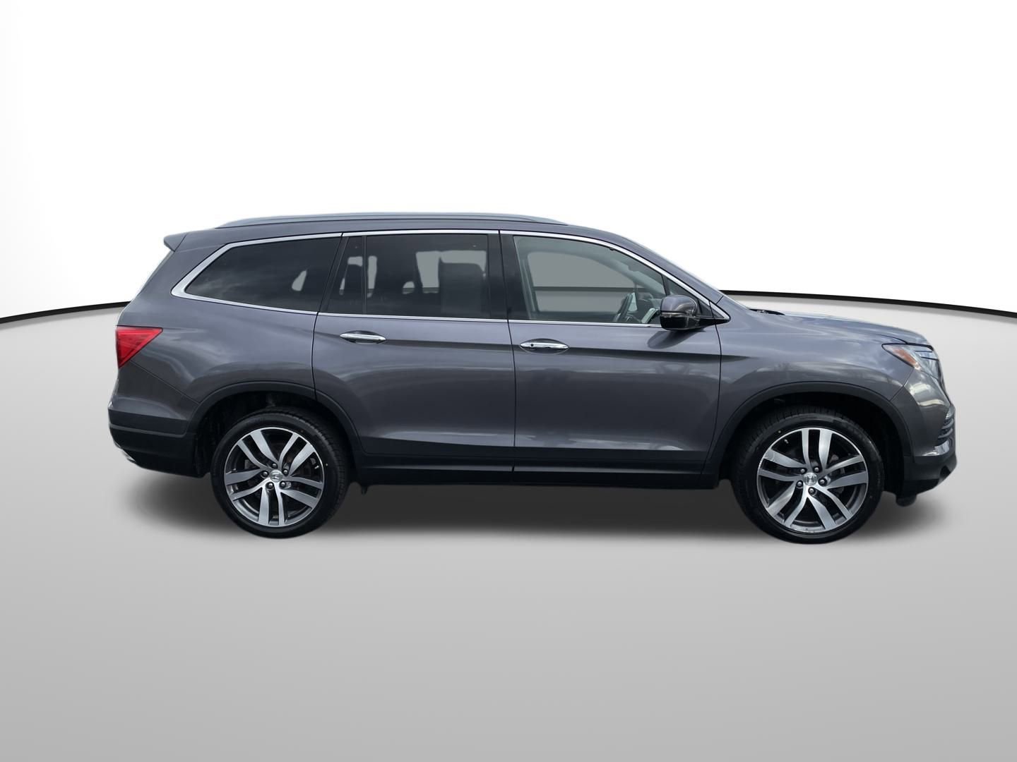 Used 2018 Honda Pilot Elite image 2