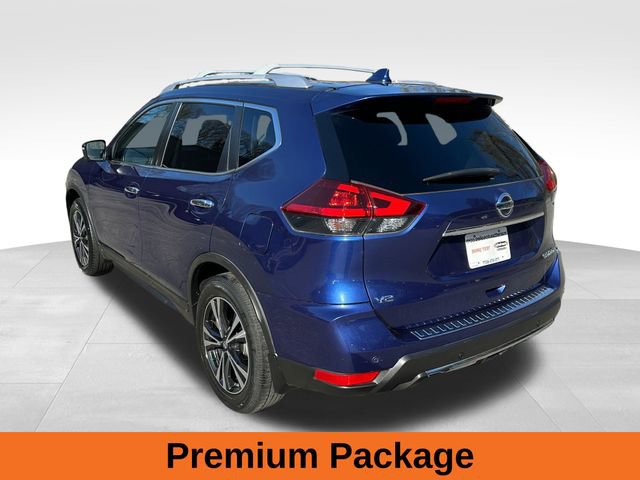 Used 2020 Nissan Rogue SV w/ Premium Package image 3